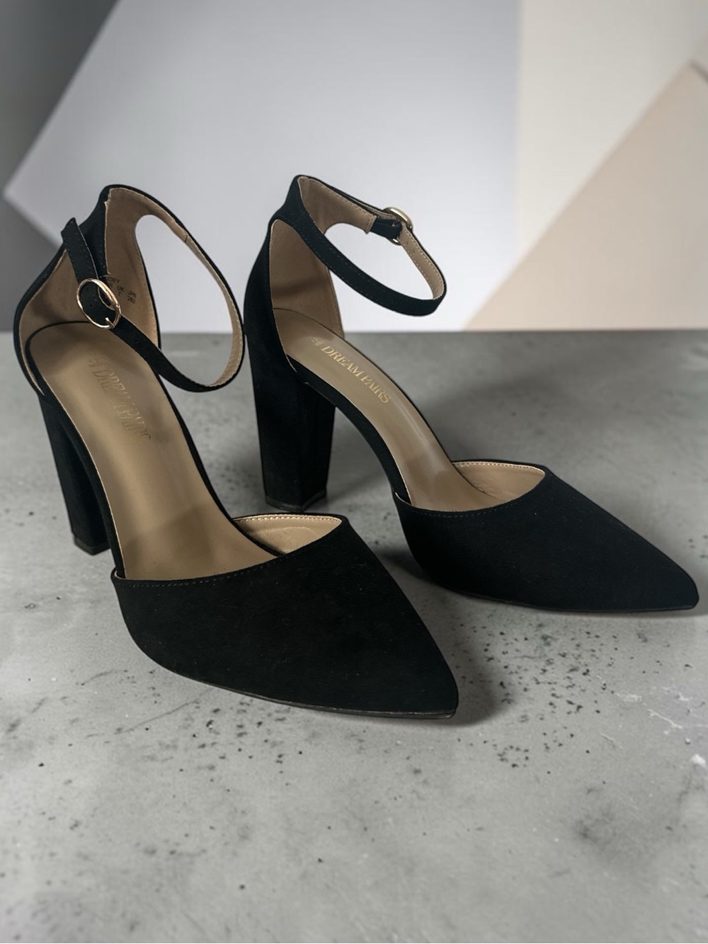 Dream Pairs suede pumps NWOT